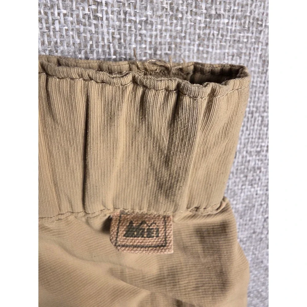 REI Sahara Mens Cargo Shorts Tan Khaki Nylon UPF 50+ Hiking Outdoor Size L 32L